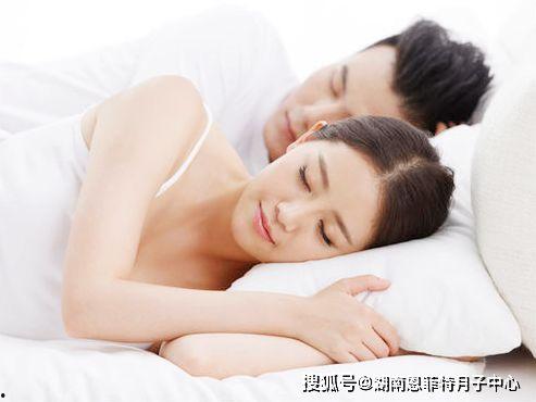 香蕉夫妇生宝宝视频,宝宝诞生瞬间温馨感人